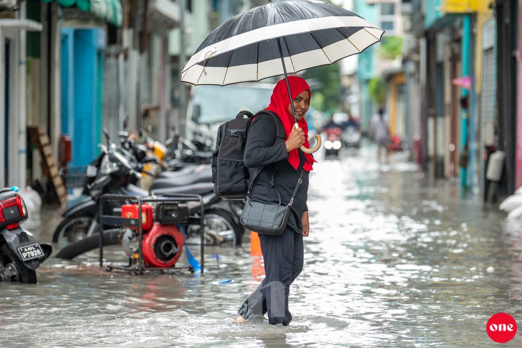 One photo: Boakoh vaarey vehi Male' fenu adeegai