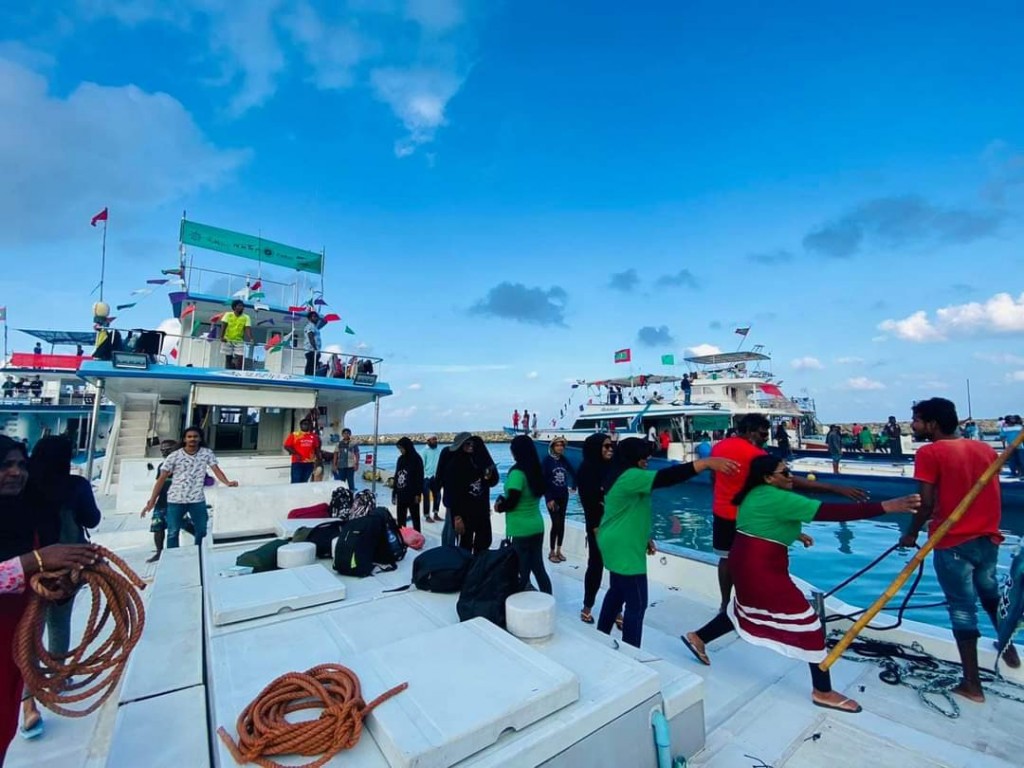 Masveringe dhuvahaa dhimaakoh Naifaru 80 ka'nbalun maakandah