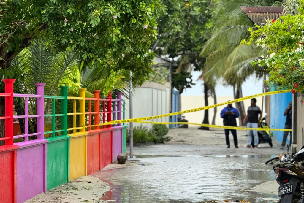 Magu bahthi thah rangalhu kuran dhin muhdhathu ithurukohfi