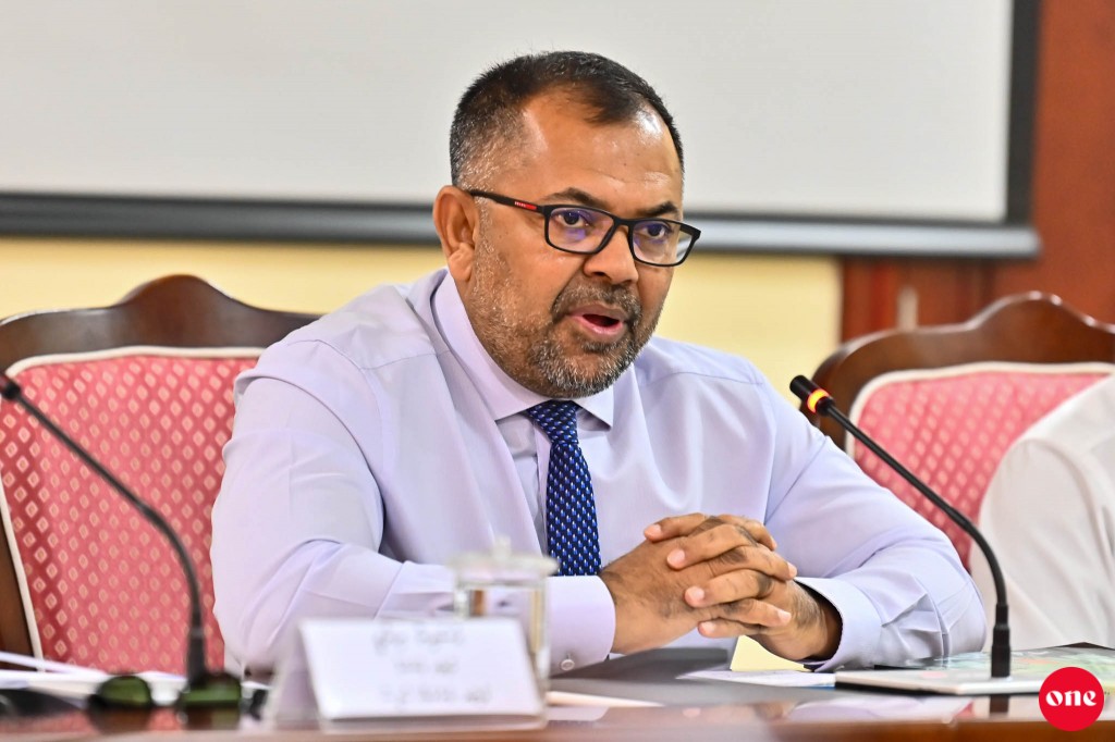 Aamdhanee 10 percent ah ithuru, budget surplus dhe billion ah