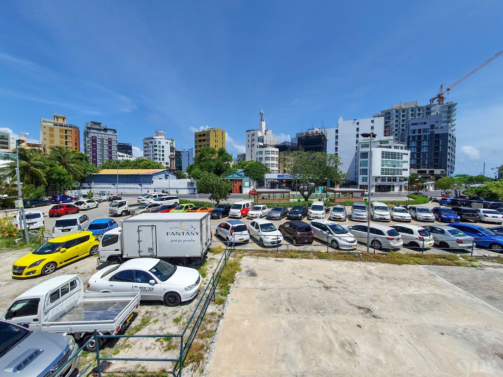 1000 parking slot vikkun madu jassaalan LGA in Council ah angaifi