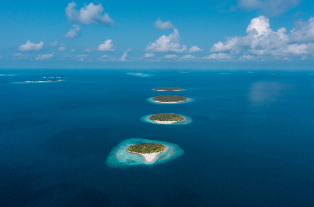 Komme atholhakun finolhakaai meehun dhiri noolhey rasheh himaayaiy kuranee