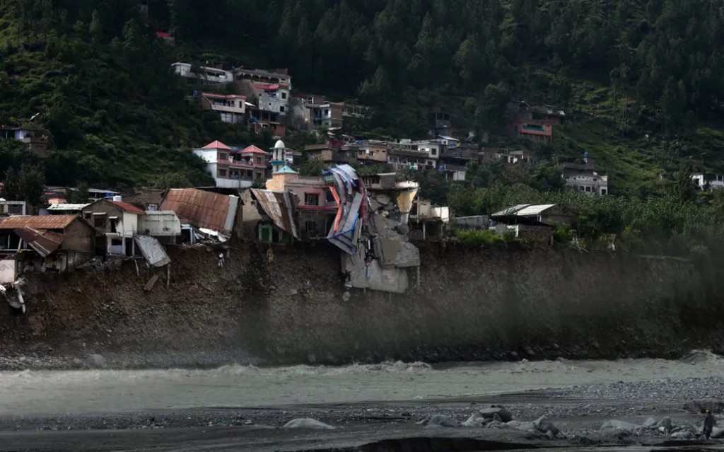 UN chief calls for 'massive' help as Pakistan puts flood losses at US$30 billion