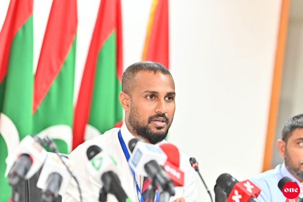 Fenakaige MD ge magaamun Muaz isthiufaa dhevvaifi