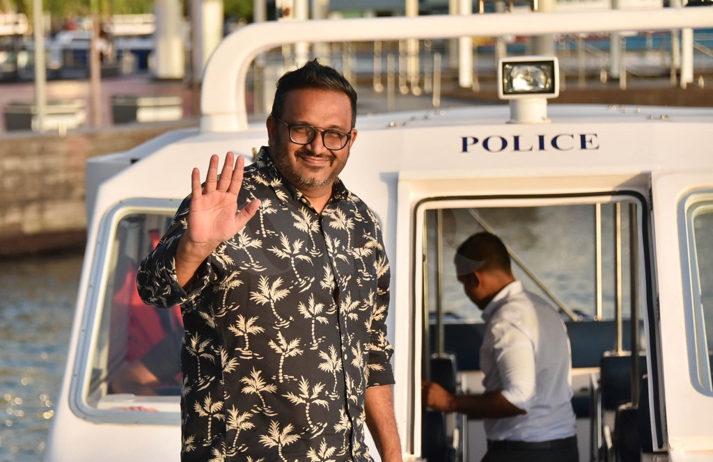 Iuthiraafu ehbasvumuge 2 million rufiyaa ge joorimaanaa faisaa hoadhan Adeeb ah dhauvaa kohfi