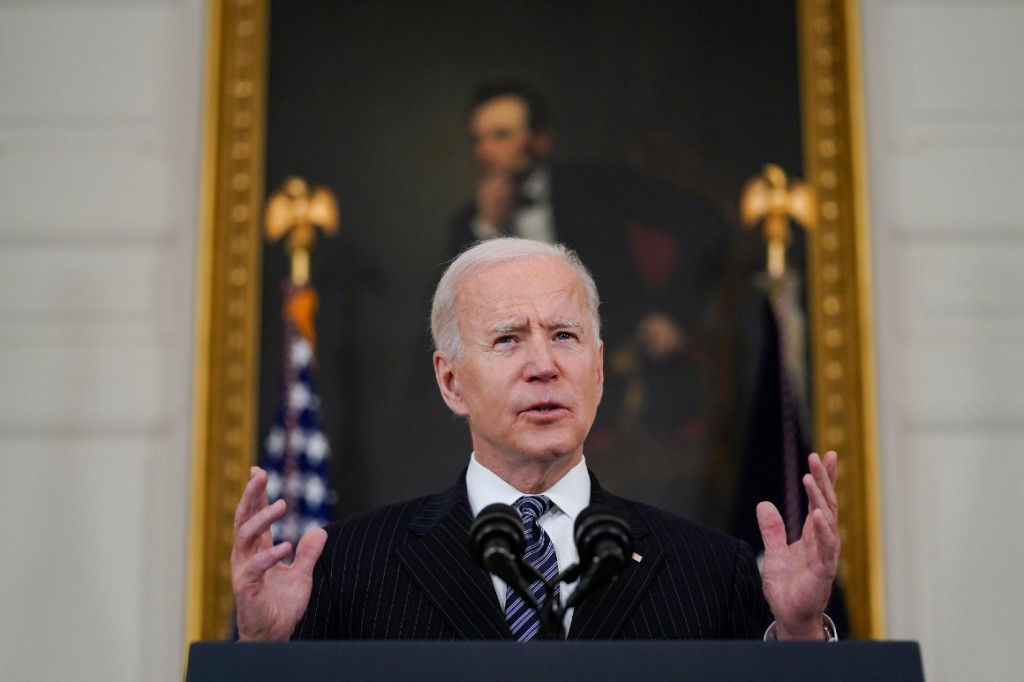 Biden announces limited gun restrictions as pressure rises following mass shootings