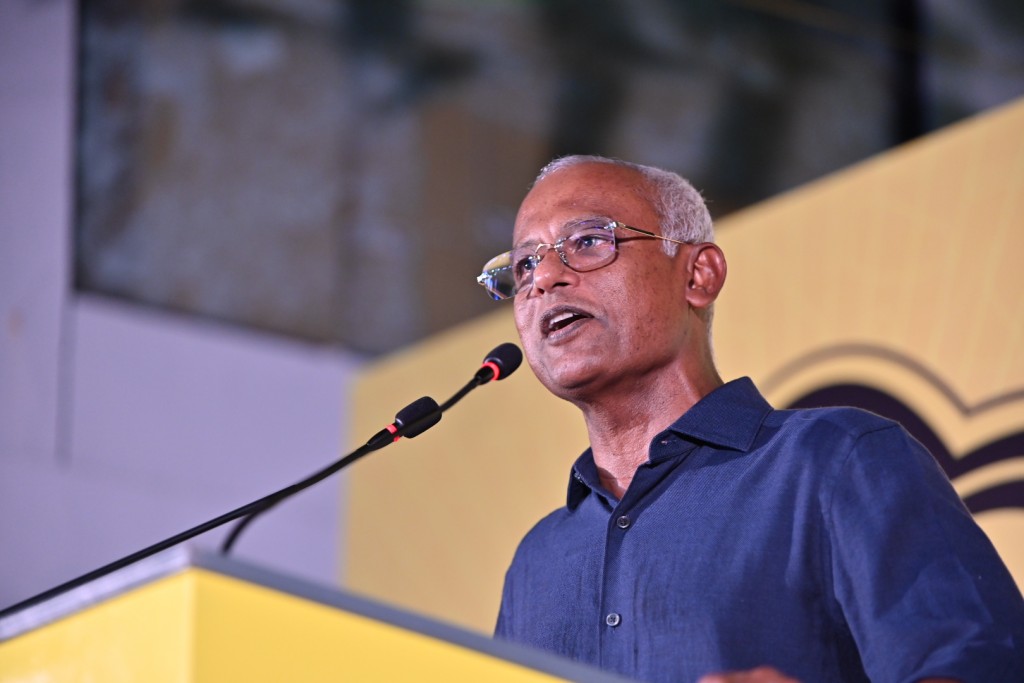 Bin dhookuraa sarahahdhu thakah 2 aharuge therey fenaai narudhamaa adhi current ge hidhumaiydhee, maguthah hadhaidheynan: Raees