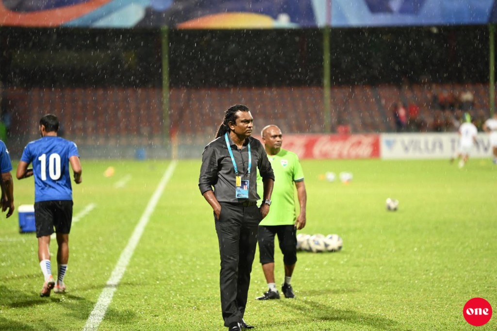 Football oiyy haalathun hiyyvaru dharaeh nuvey: Suzain
