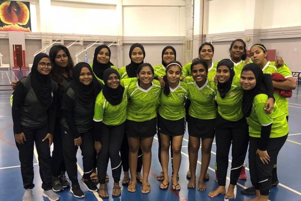 Maldives sports awards ge Netball award aa medhu Club Green Streets ge kanboduvun