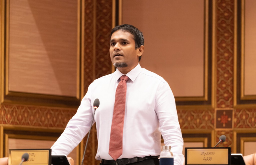Ilyaas labeebu ge nan ivvai jalsaa in nukunnan angaifi