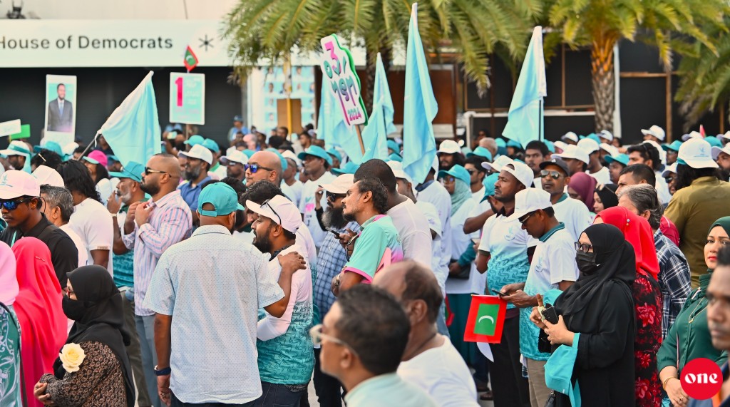 Emme gina faisaa libey party aka PNC, 13 million libey!