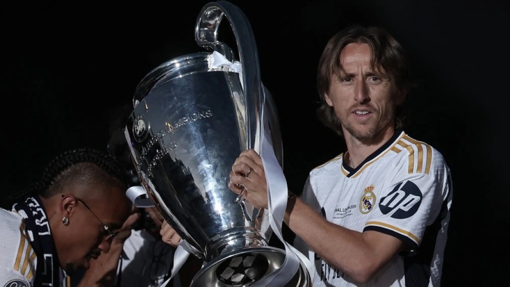 Modric, Real aaeku ithuru 1 aharah ebbasvun aakoffi