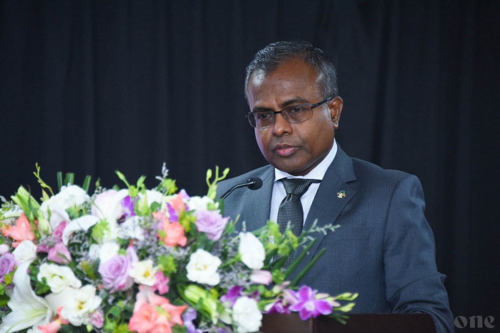 Riyaasee nizaamun inthihaabuvi Majlis beynunkohggen barulamaanee nizaamun verikan kurun dhusthooree nizaamaa hilaafu: Dr:Didi