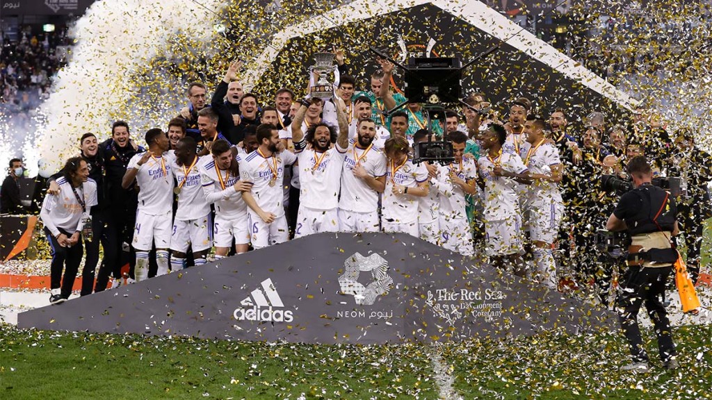 Real in 12 vana faharah Super Cup kaamiyaabu koffi
