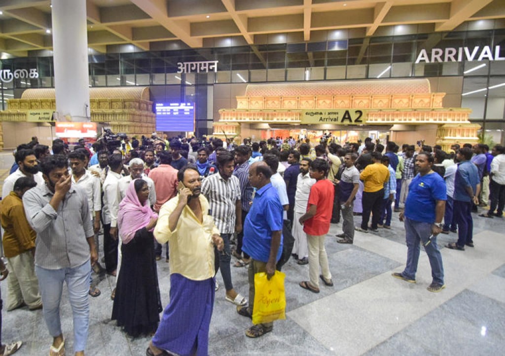 Iyye ekani India ge 20 flight akah bomuge inzaaru dheefi