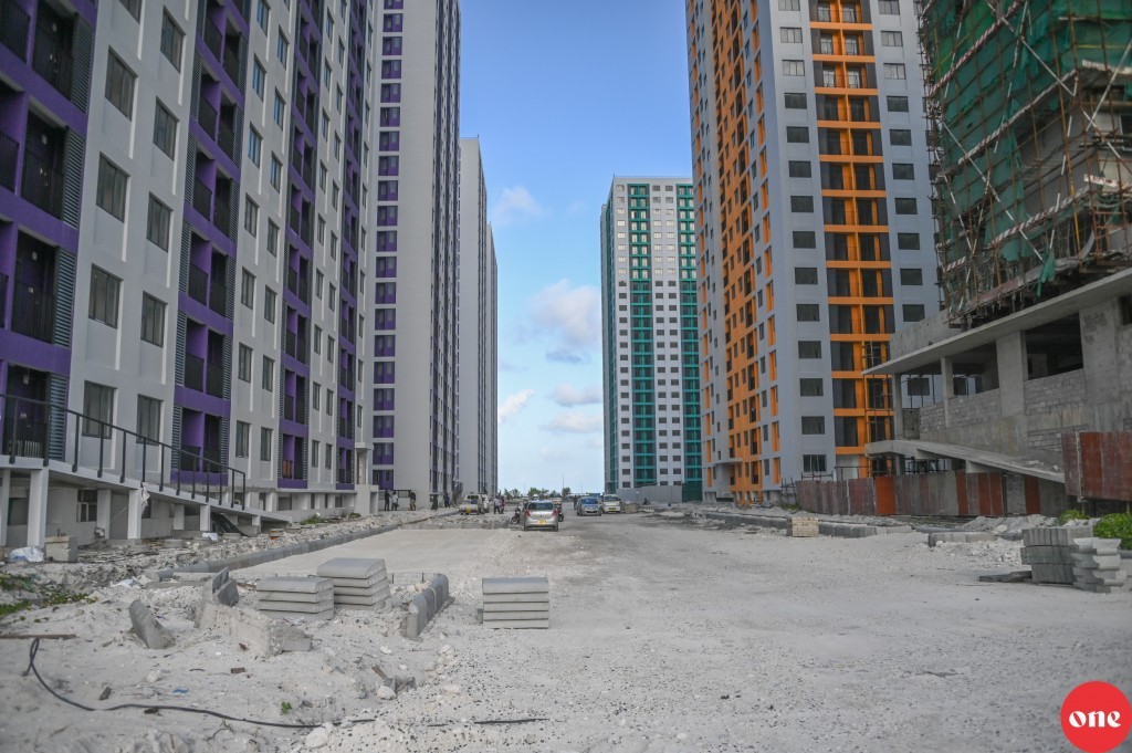 Power installed to eight Hiyaa towers