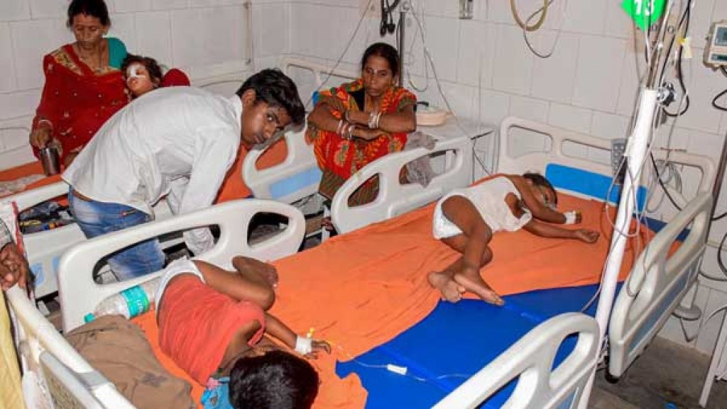 Goiy neyngey bahyehgai India in ekaku maruve, 350 meehun hospital gai admit kohffi