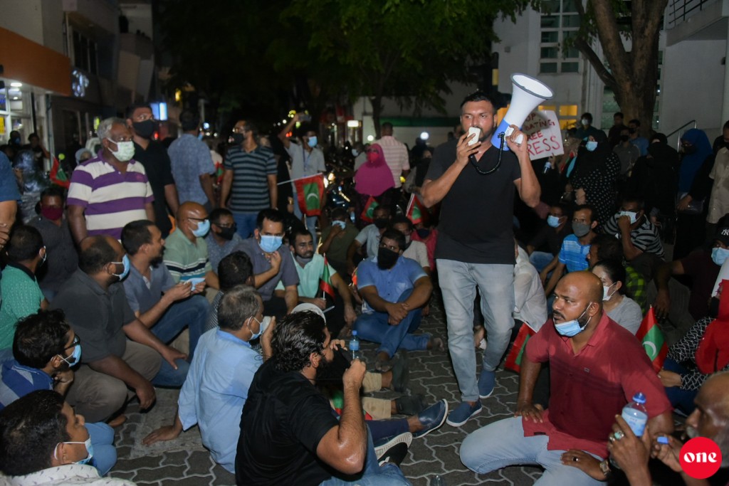 ''Raajje vihkumaa dhekolhah'' ge namugai idhikolhun anna hukuru dhuvahu atholhu thereygai muzaahaaraa kuranee
