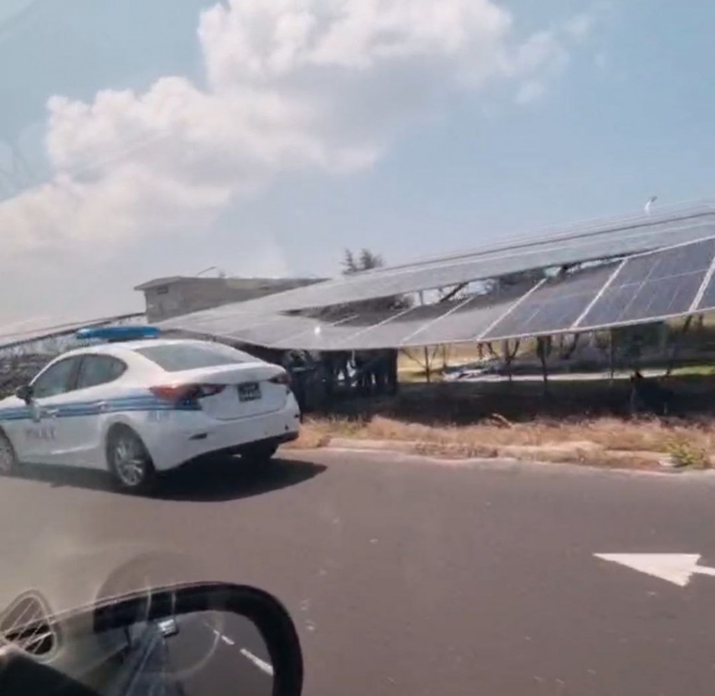 Highway gai huri solar panel thakah car eh araifi