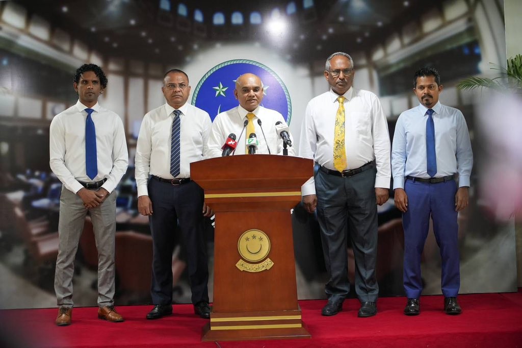 Musaara bodukurun dhifaau kohfi, vidhaalhu vanee ekankuree enmenge ehbaaru lumaaeku kamah