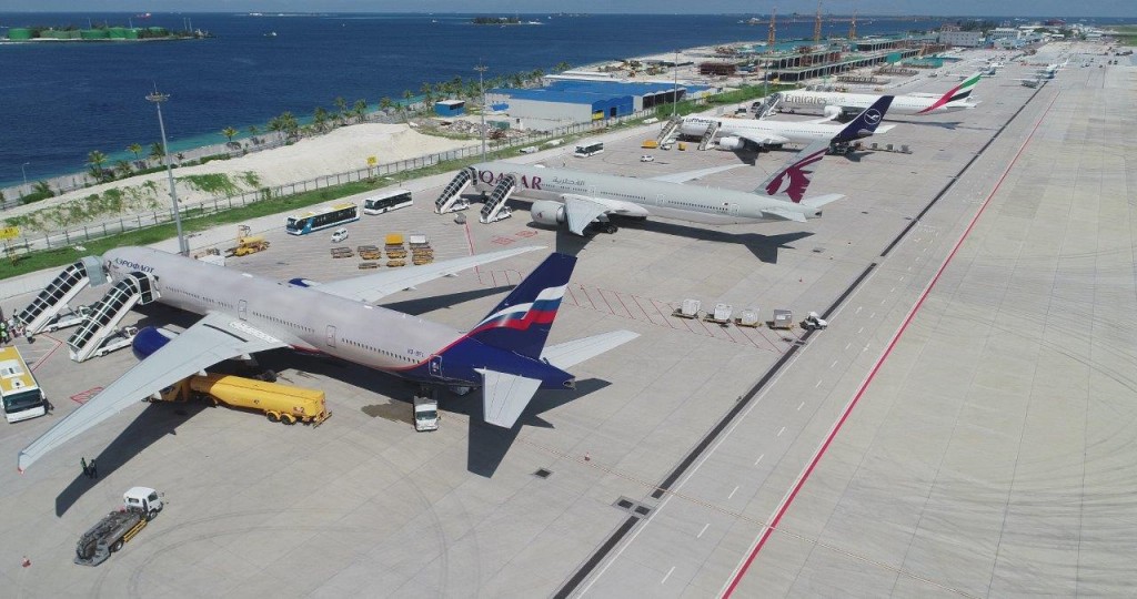 Furan onna gadi irah vureh 3 gadi iru kurin airport ah dhaan ilthimaaskoffi