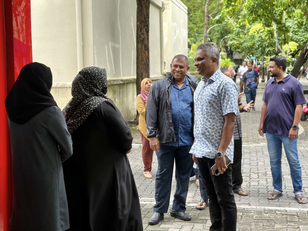 Sarukaarun dhanee dhalha dhekkumuge gothun Vilimale' ah kanthah kohdhemun: Azim