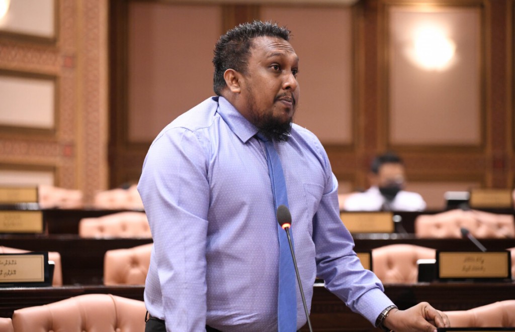 Majilis WhatsApp group gai beyadhabee bahun vaahakadhekkevumun member Nasheed ah naseyhai dhevvaifi