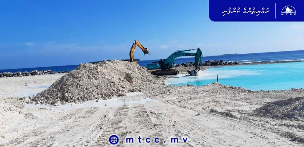 Basin dredging under way in Dhidhoo Harbor Extension Project