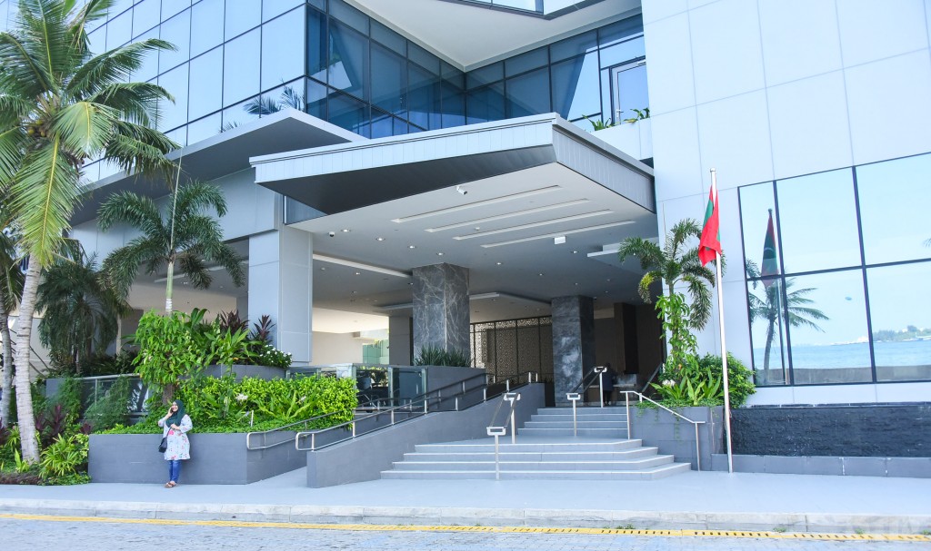 Maaban'du 50 meehaku Covid ah positive, ekaku ventilator gai
