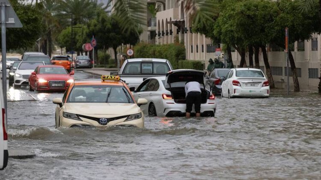 Dubai gai fenboduvun huttuvumah 8 Billion dollar ge mashrooeh