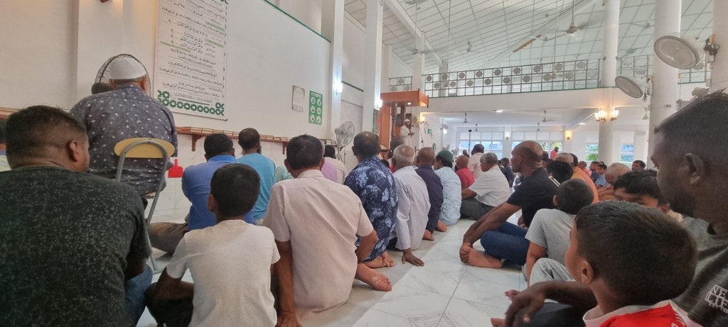 Naifarah vaarey nuvehi gina dhuvasvumun isthisgaa namaadhu koffi
