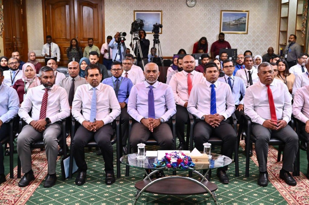 Photo: Hurihaa rashehgai ATM ge hidhumaiy dhinumuge mashroou ifthithaahu kurun
