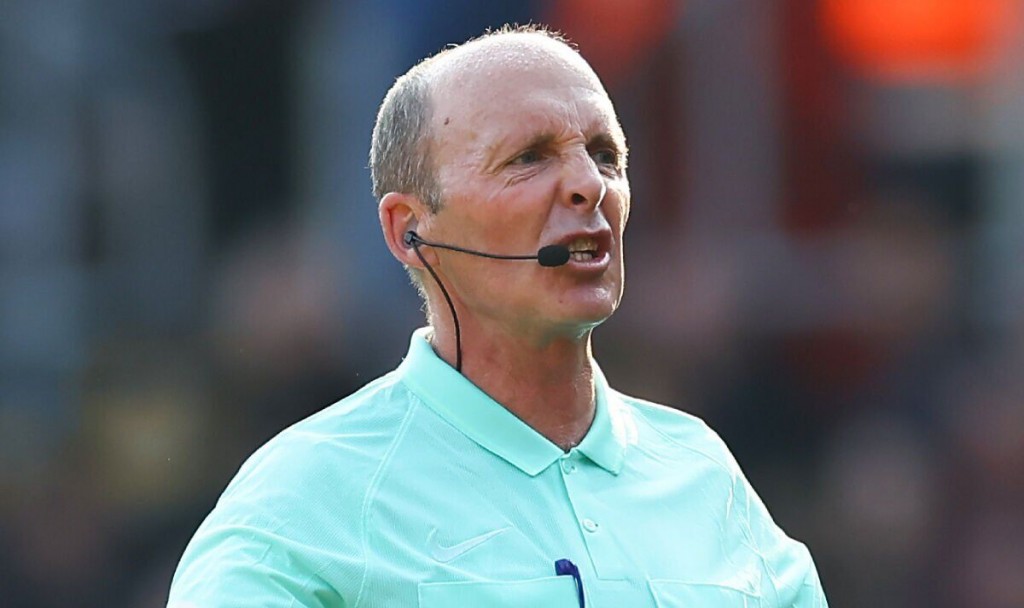 Mike Dean, 28 aharahfahu referee kan ekkoh huttaalanee