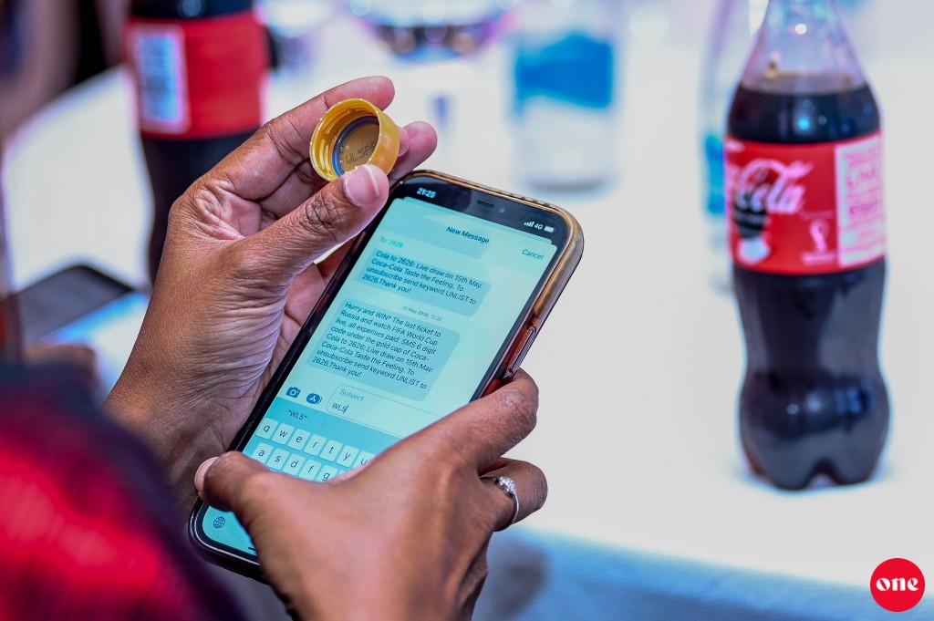 Worldcup match eh balan dhiumuge furusathu libey bodu promotion eh coca-cola in fashaifi