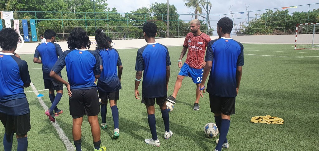 Calabria aai Cutrone ge heyo naseyhathun dhivehi zuvaan team ah ''Motivation''!