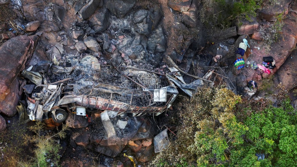 Dhenuku Africa gai baheh accident ve 45 meehun maruvejje