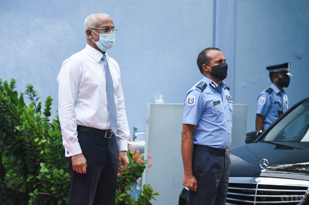 Aa gaanoonaa eku fuluhunge hidhumathuge fenvaru mathivegen dhaane: Raees