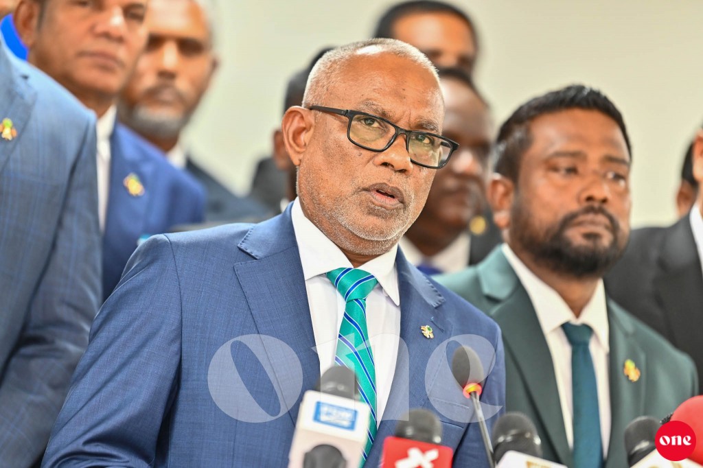 Gaanoonu asaaseen baaru dhineema majlis baibaikohlumuge furusatheh mihaaru noannaane: Majlis Raees