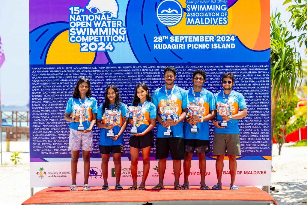 Open water swimming: 5 kilometer champion kan Rihan aai Ayana ah