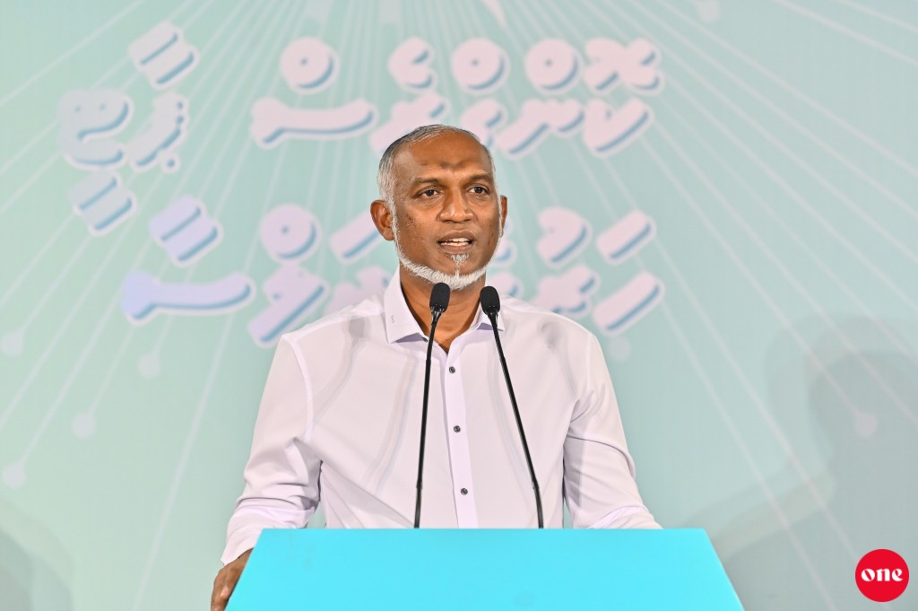 Adeeb aa bahdhaleh nukuran, ehves faisaa eh hoadhaafa eh adhi libifa ehves nuvey: Raees