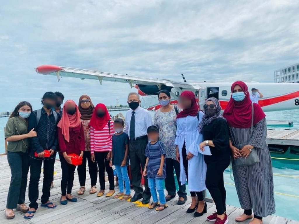 Fiyavahchaai kudakudhinge hiyaagai thibi 16 kujjaku Funadhoo amaanvettah badhalu koffi
