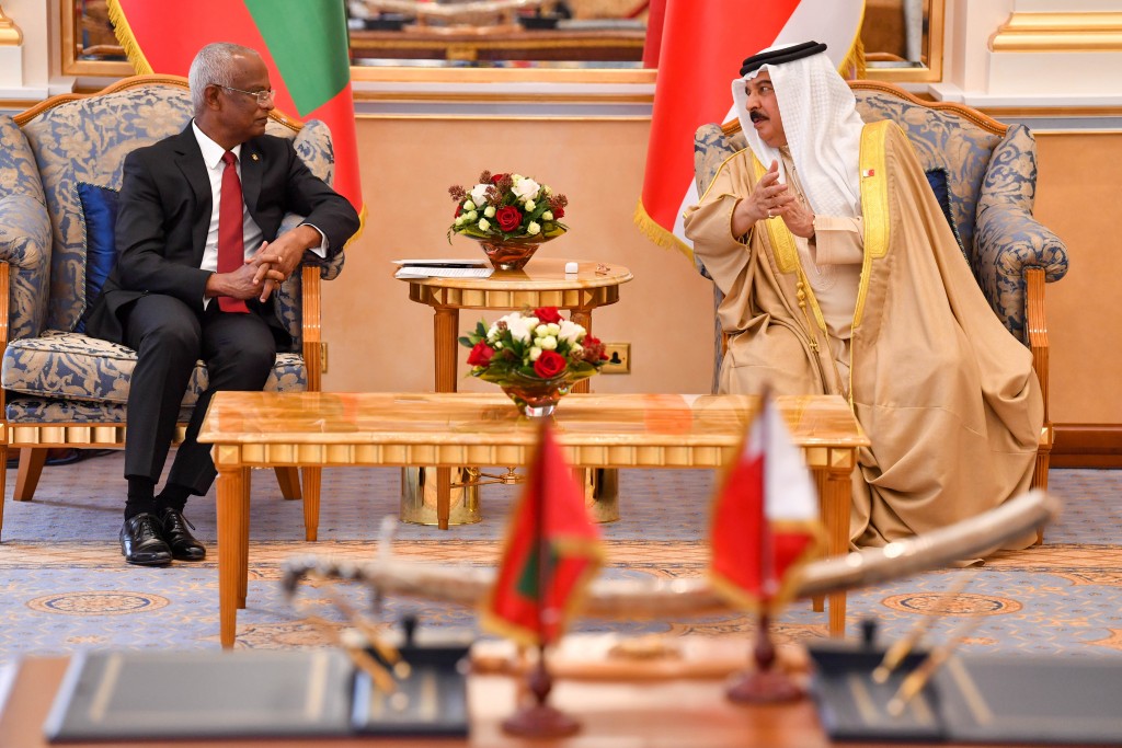 Gulhun badhahi kuran Raajje aai Bahrain aa dhemedhu 4 ehbasvumeh gai soikohfi