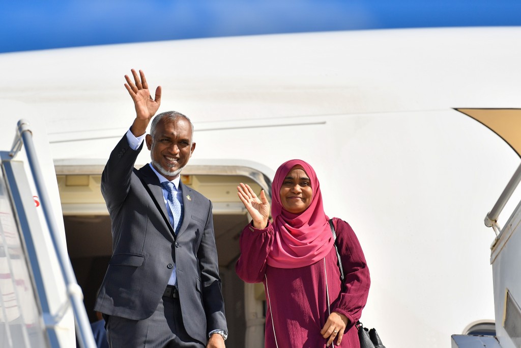 Nurasmee dhathurufulhegai Raees ge dhekan'balun Singapore ah