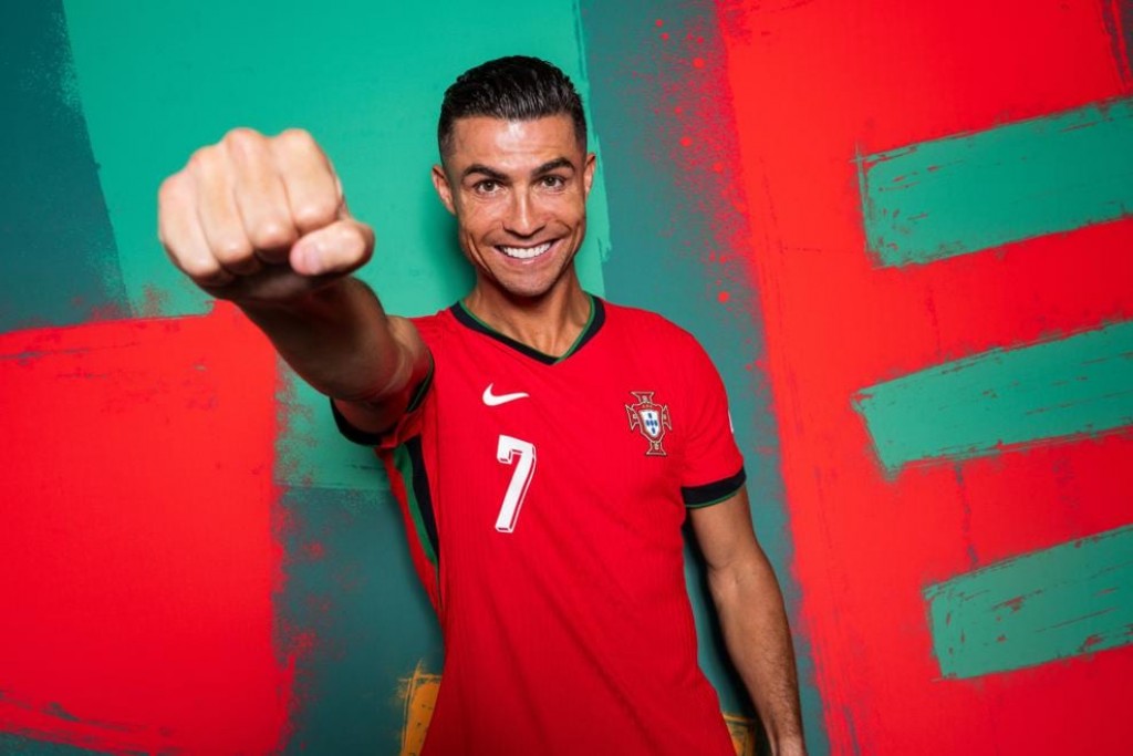 Miee Ronaldo ge bainalaguvaamee career gai farudhaa dhamaalaa mubaaraatheve.