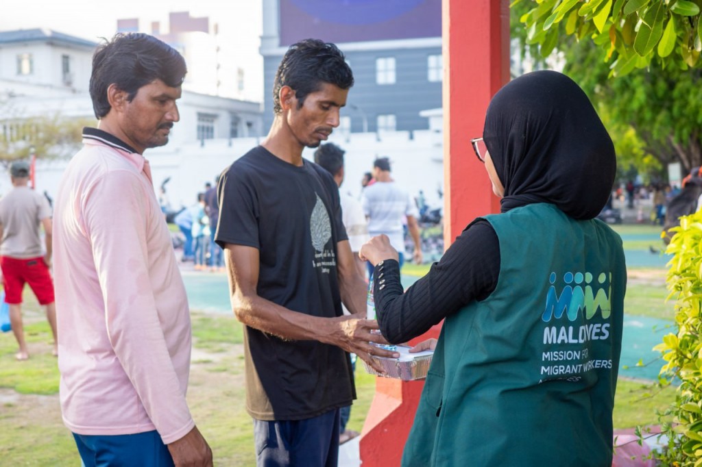 Bidheyseen roadha veelumah 13,000 ah vureh gina iftar meal pack bahaifi