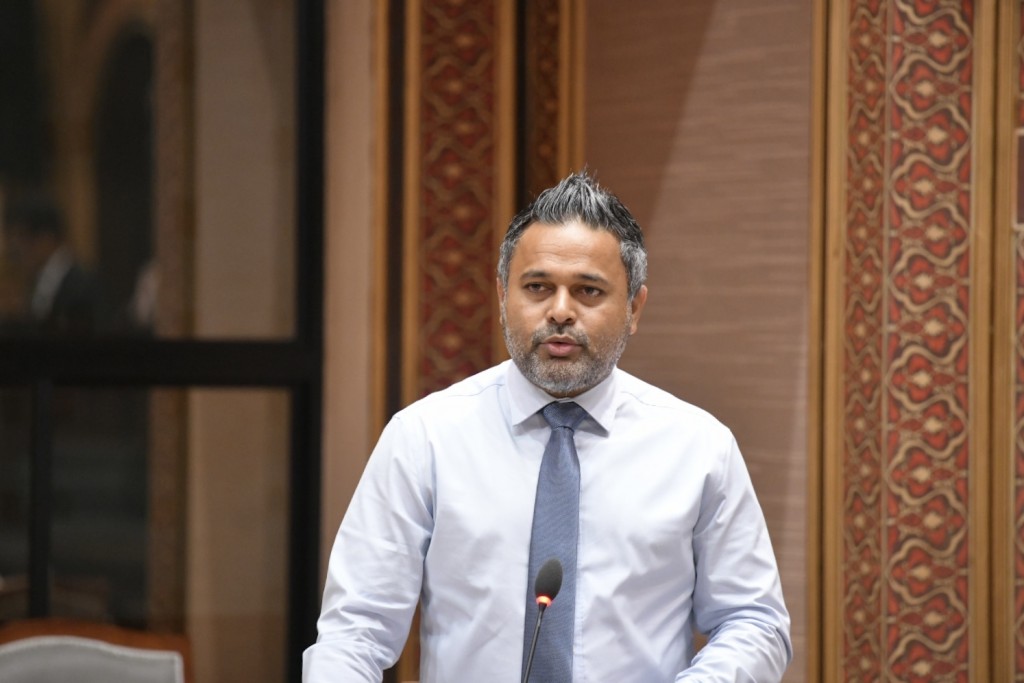 48 Gadi'irutherey masvereennah faishaadhinumuge vaudhu Raees fuhddhavaane: Shiyam