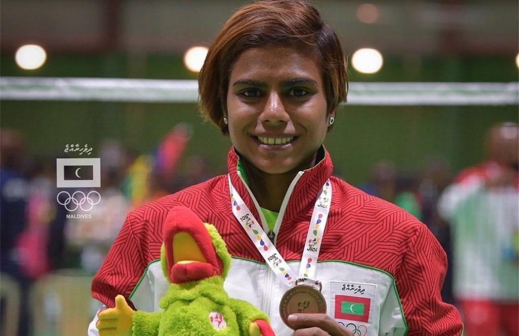 Naainsaafun kankan dhimaavumun Neela gaumee mubaaraathaa dhurah