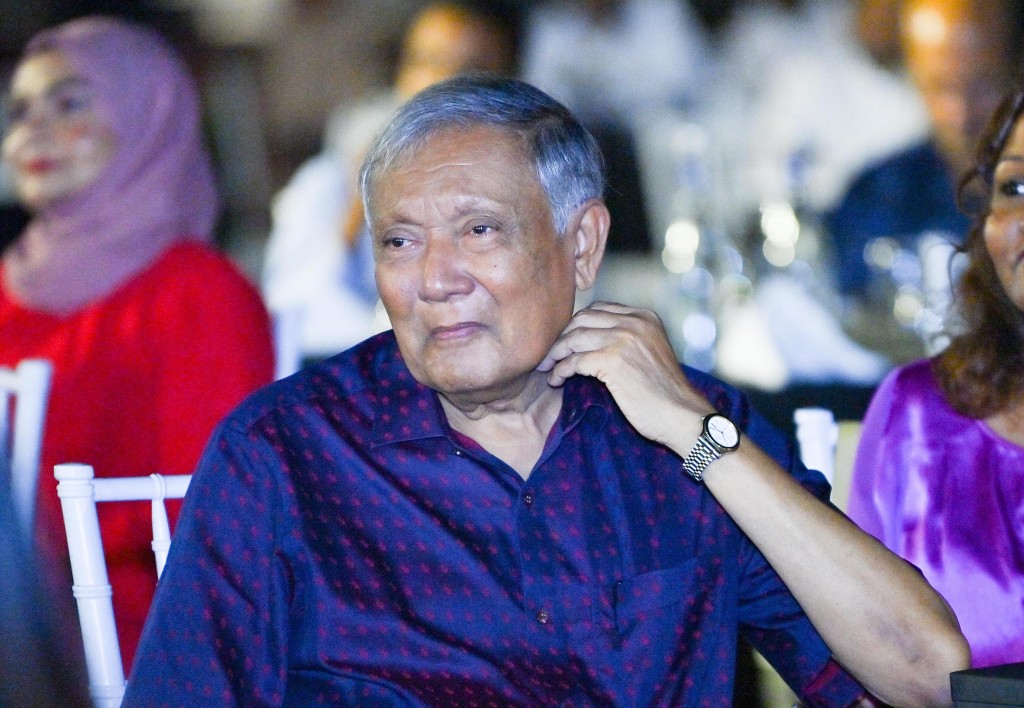 Samarubuloo Ibrahim Maniku ge aailaa ah Raees thauziyaa vidhaalhuvejje