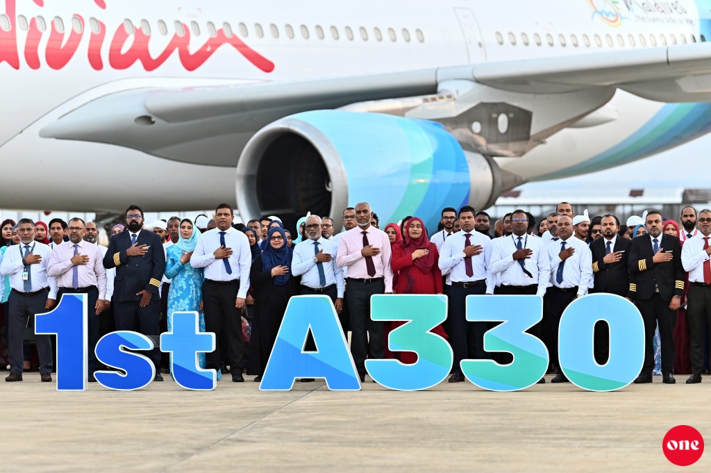 ވަން ފޮޓޯ: މޯލްޑިވިއަންގެ ފުރަތަމަ ވައިޑް-ބޮޑީ މަތިންދާބޯޓު ގެނައުން