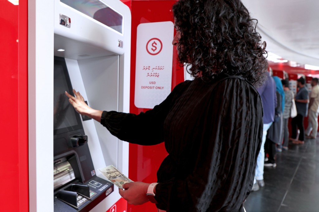 Dollar jamaakuran haahsa ATM eh BML ge head office gai bahahtaifi